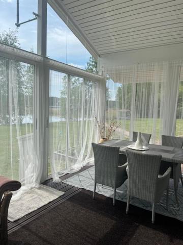 Wonderful Cottage By The Lake Hautjarvi Exterior foto